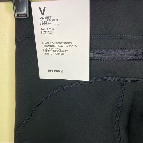 NWT IVY PARK Mid Rise 3/4 Length Legging Sz XS - Picture 8 of 12